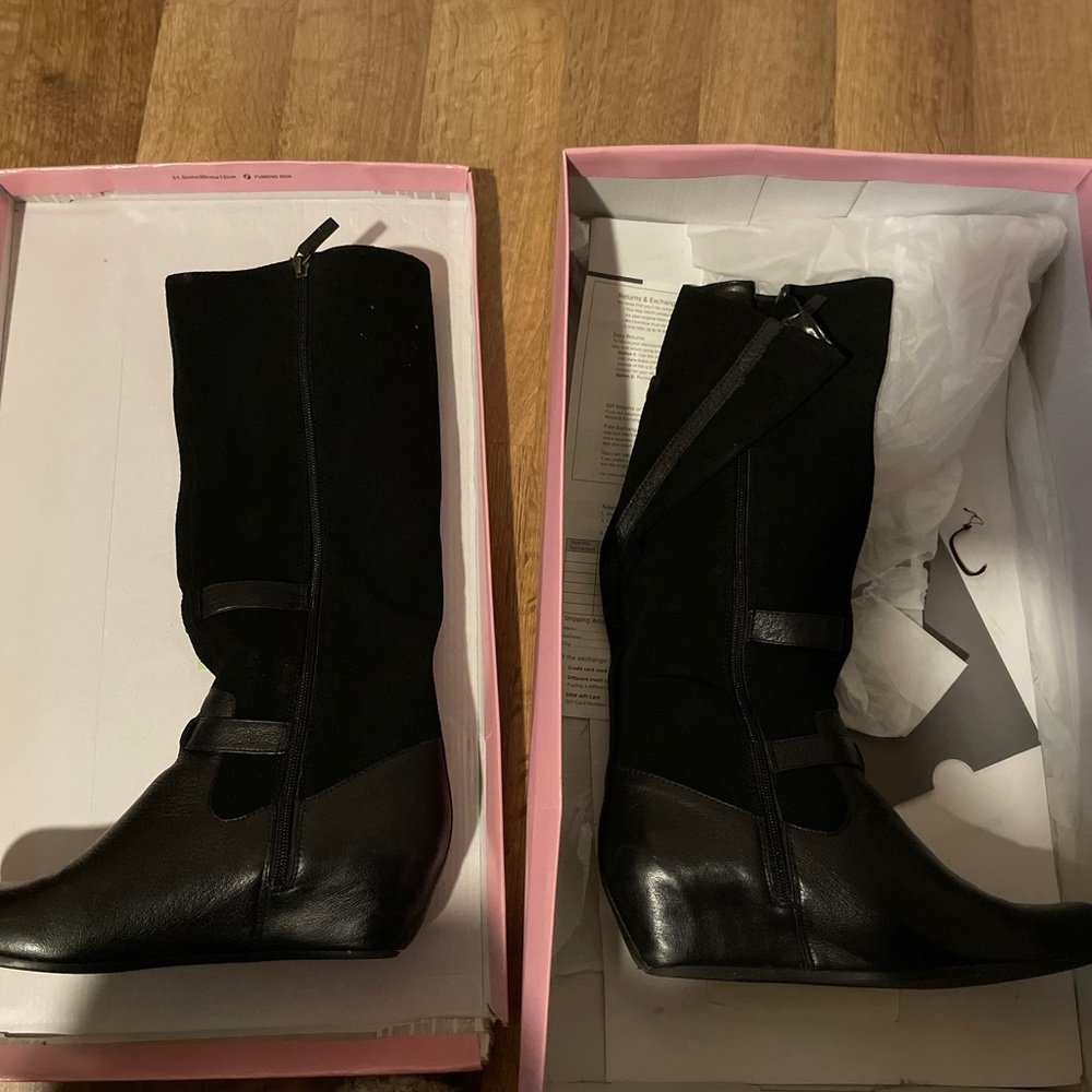 Suede boots